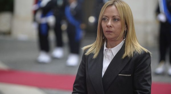 Premier Meloni in visita ad agenti feriti all’ospedale Molinette di Torino