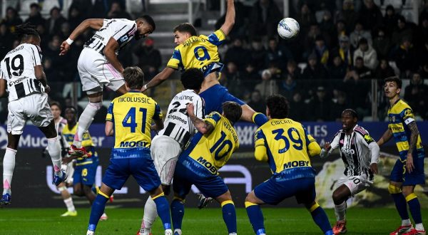 Poker della Juve, vince 4-1 a Parma con doppietta di Bremer