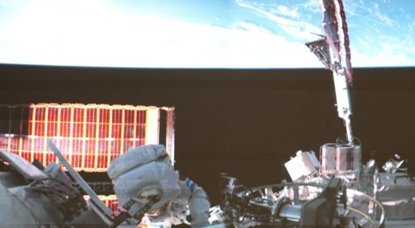 Cina, tre mesi in orbita per la navicella Shenzou-21. Proseguono esperimenti