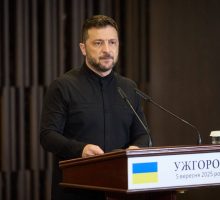 Ucraina, Zelensky &ldquo;Attendiamo la reazione dell&rsquo;America agli attacchi russi&rdquo;