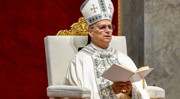 Papa “Scongiurare la corsa agli armamenti che minaccia la pace”