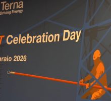 Terna, entrano in servizio 40 nuovi operatori per Lavori Sotto Tensione