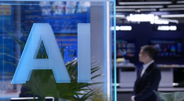 Cina, 1,1 miliardi di utenti Internet, l’IA generativa sempre più diffusa