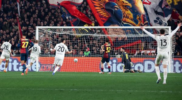 Genoa-Napoli 2-3, al 95° decide il rigore di Hojlund