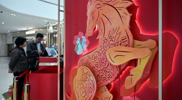Cina, i marchi internazionali sfruttano Anno del Cavallo per entrare nel mercato