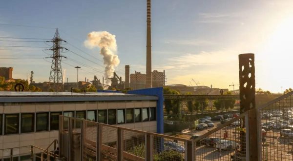 Commissione Ue approva il prestito ponte da 390 mln per ex Ilva