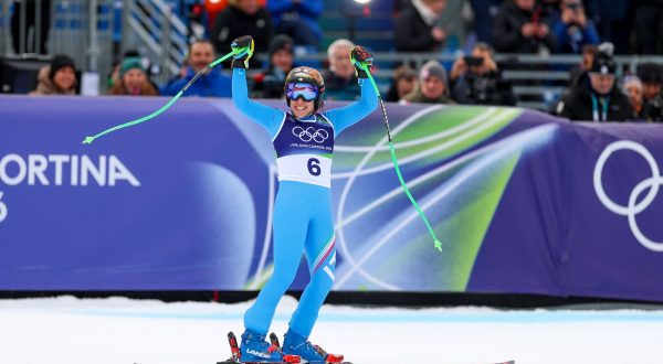 Capolavoro Brignone a Milano-Cortina, oro in supergigante davanti a Mattarella