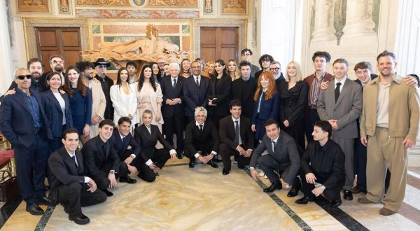Mattarella riceve i cantanti di Sanremo “Dalla musica grande contributo al Paese”