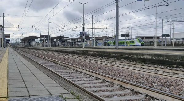 Nuovi sabotaggi sulla linea Alta Velocità, circolazione ferroviaria rallentata