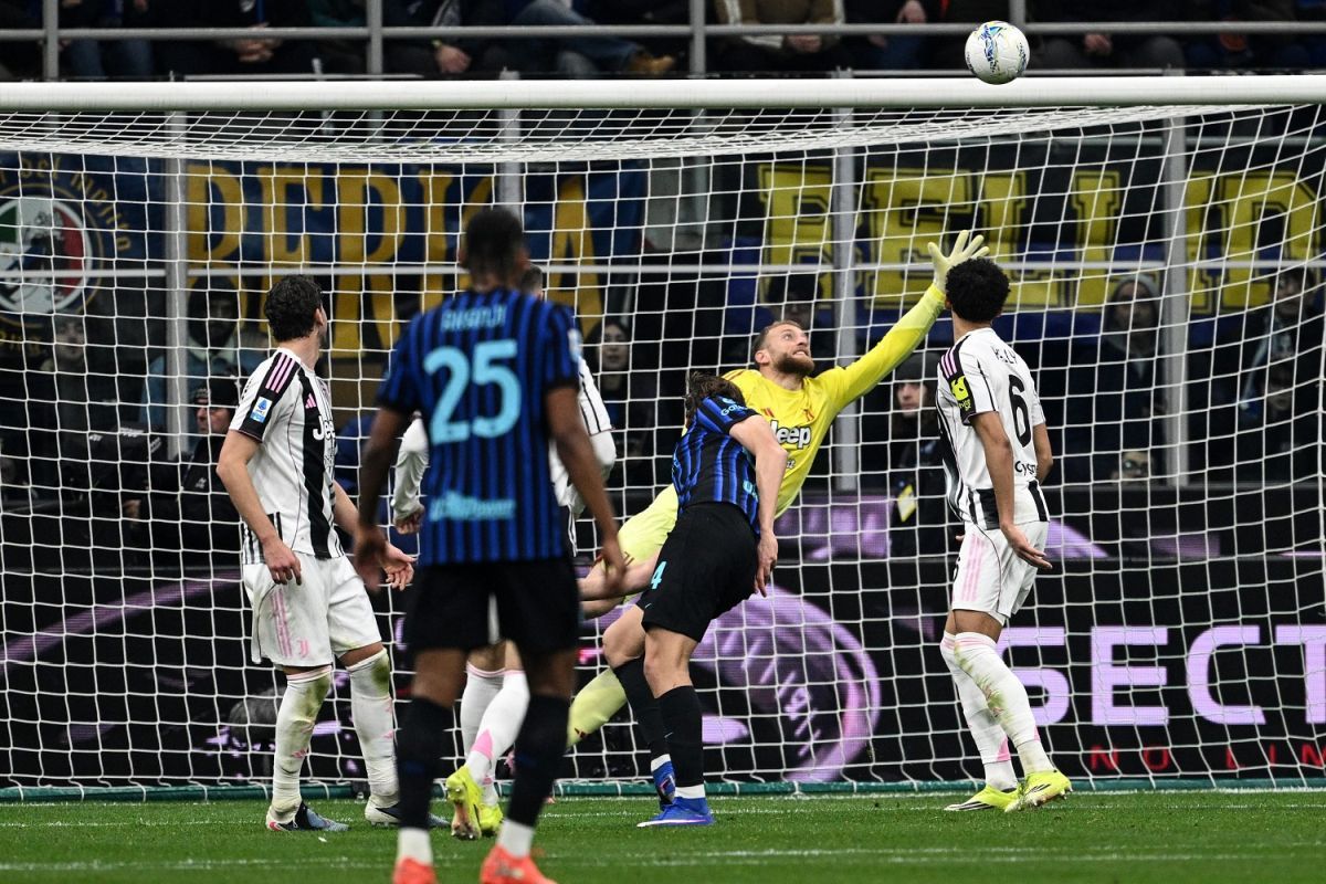 L&rsquo;Inter piega 3-2 la Juve e prova la fuga in vetta