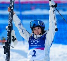 Doppietta cinese nell&rsquo;halfpipe femminile a Milano-Cortina, Gu acciuffa l&rsquo;oro