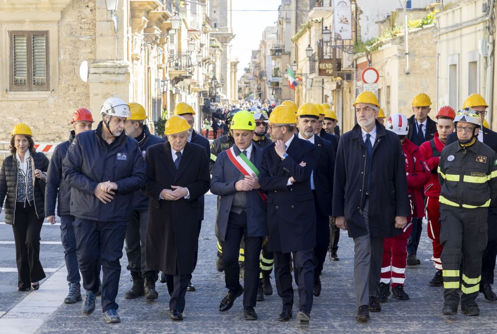 Mattarella in visita a Niscemi, &ldquo;Ci siamo e stiamo lavorando&rdquo;