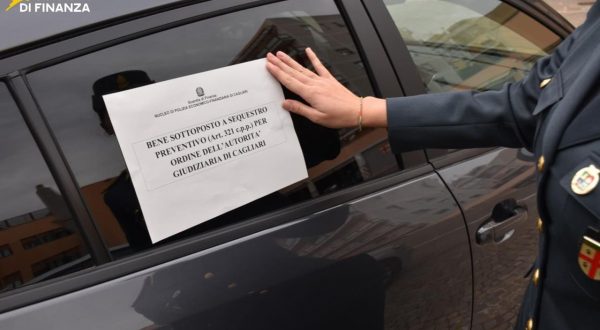 Fatture false per 1,6 mln di euro a Cagliari, sequestrati beni per 800mila euro