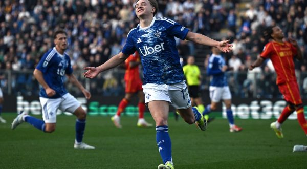 Profumo di Champions sul lago, il Como vola e batte 3-1 il Lecce