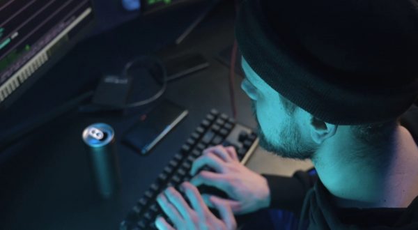 Deepfake & dark web, l’economia dell’inganno