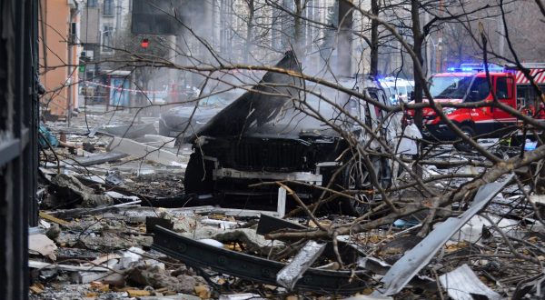 Ucraina, drone russo colpisce un bus: sale a 15 il numero delle vittime. Zelensky annuncia nuovo trilaterale negli Emirati