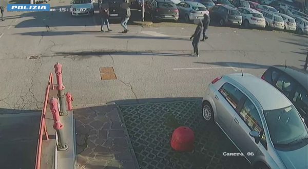 Lanciò un petardo contro Audero in Cremonese-Inter, 4 anni di daspo a ultras