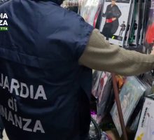 Caltanissetta, sequestrati 3 mila articoli di Carnevale non sicuri