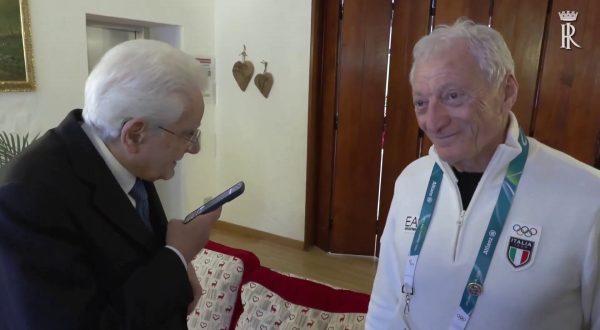 Mattarella chiama Arianna Fontana dopo l’oro “Squadra formidabile”