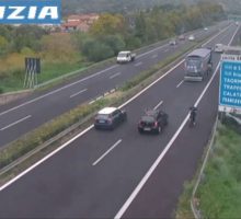 Fermato ciclista contromano su autostrada A18 nel Messinese, la bici era rubata