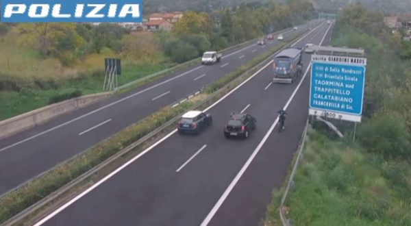 Fermato ciclista contromano su autostrada A18 nel Messinese, la bici era rubata