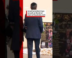 Israeli president lays wreath and Bondi at start of Australia visit. #BBCNews