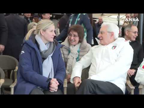 Milano Cortina, Mattarella al Super-G femminile con la giacca dell'Italia #milanocortina2026 #ansa