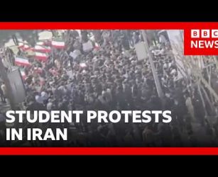 Iran students stage first large anti-government protests since deadly crackdown | BBC News