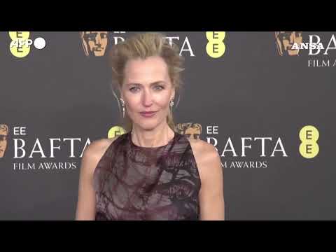 Londra, parata di star per i Bafta Awards #baftatvawards #ansa #news