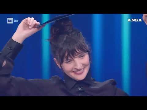 Ad Angelica Bove i premi della sala stampa e della critica tra le Nuove Proposte #sanremo2026