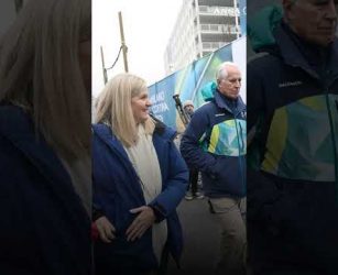 Milano Cortina, un murale per la pace al Villaggio olimpico #ansa #news #milanocortina2026