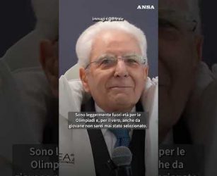 Milano Cortina, regalata a Mattarella la giacca degli azzurri #ansa #milanocortina2026  #news