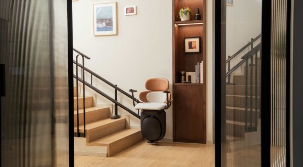 Mobilità domestica, una ricerca Stannah sfata stereotipo dell’anziano sedentario