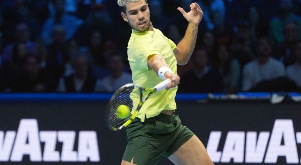 Alcaraz sul velluto a Indian Wells, avanza anche Djokovic. Darderi subito out