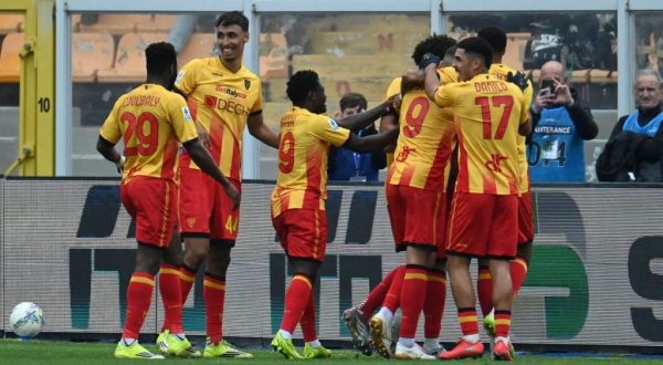 La Cremonese si sveglia tardi, il Lecce vince 2-1 lo scontro salvezza