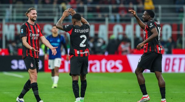 Il Milan vince 1-0 il derby e si porta a -7 dall’Inter