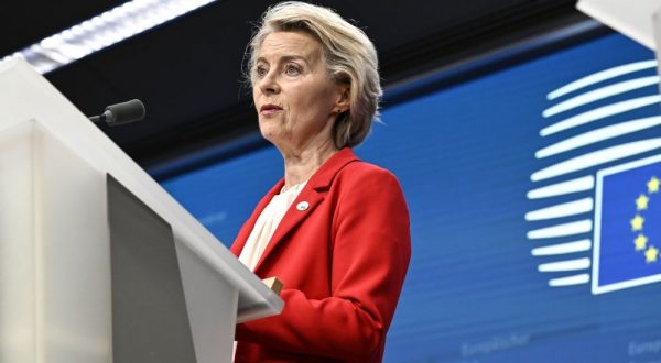 Von der Leyen “Nessuna lacrima per il regime iraniano che ha inflitto morte”