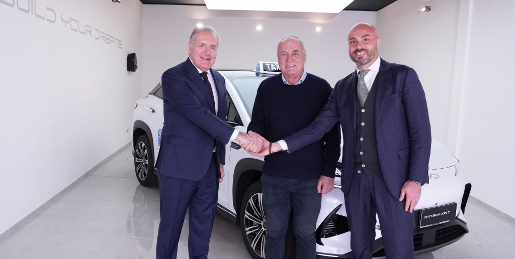 L&rsquo;app itTaxi entra nell&rsquo;infotainment di bordo dei modelli BYD, siglata partnership