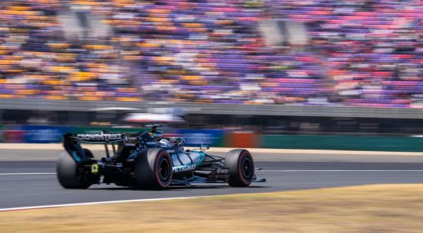 Russell in pole position nella Sprint del Gp di Cina, Antonelli secondo