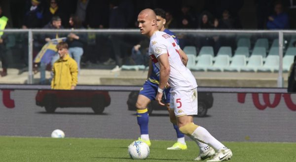 Verona-Genoa 0-2, Vitinha e Ostigard firmano un colpo salvezza
