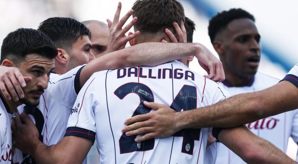 Bologna corsaro a Sassuolo: Dallinga firma l’1-0
