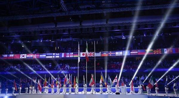 Cortina spegne il braciere: chiuse le Paralimpiadi di Milano-Cortina 2026