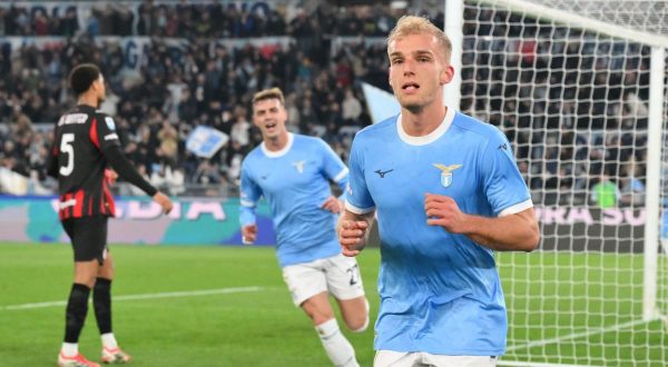 La Lazio batte il Milan 1-0, l&rsquo;Inter ora a +8 sui cugini