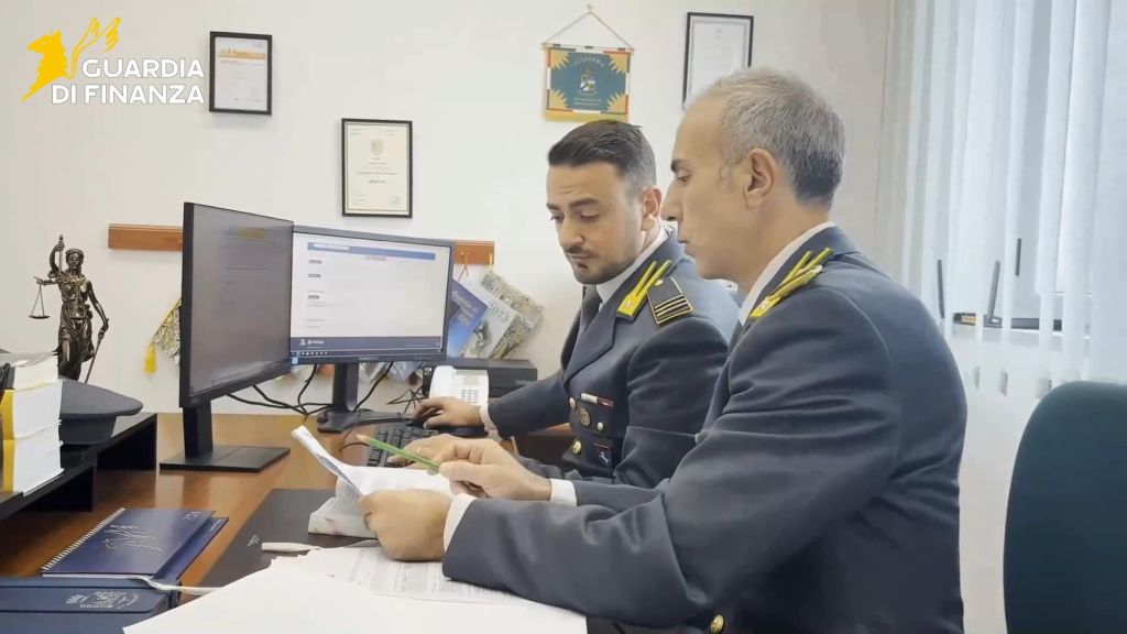 Sgominato clan dell&rsquo;alcol a Napoli, sequestrati beni per 2 milioni di euro