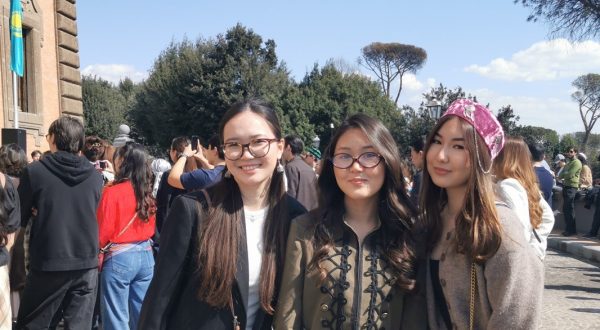 L’ambasciata del Kazakistan a Roma celebra il Nauryz con oltre 300 studenti