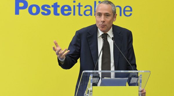 Poste Italiane lancia opas totalitaria su TIM