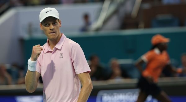 Sinner batte anche Zverev, finale a Miami contro Lehecka