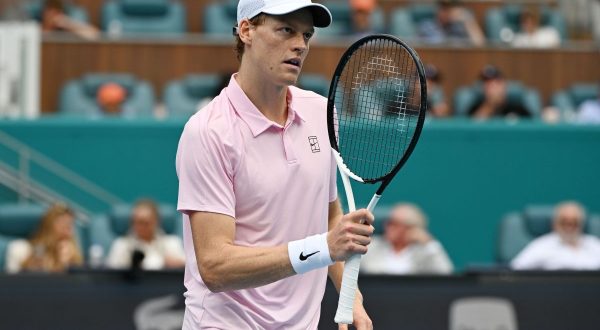 Più forte della pioggia e di Lehecka, Sinner vince a Miami: è Sunshine Double