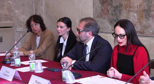 Polizia e Fastweb+Vodafone, un podcast contro la violenza di genere online