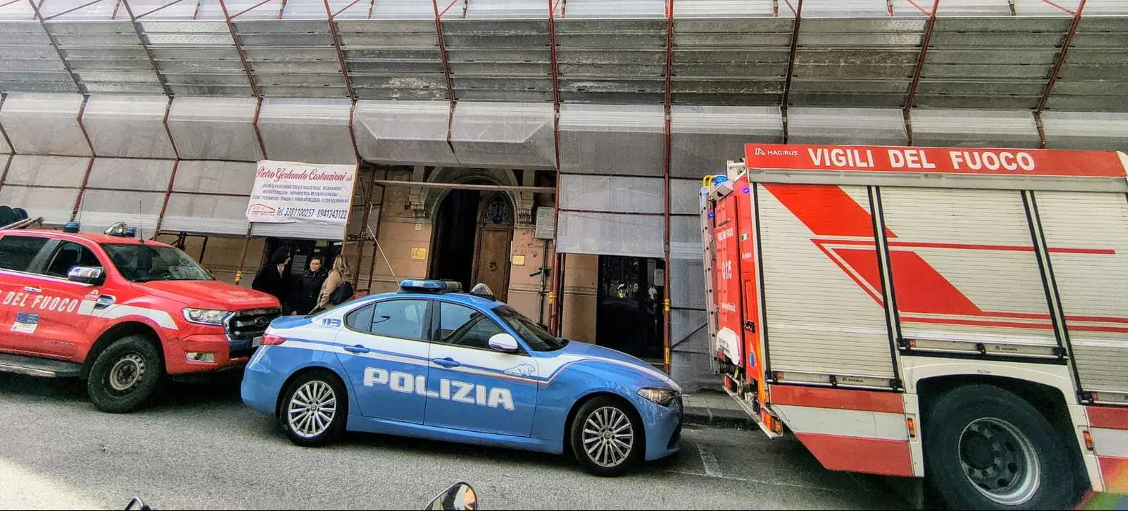 Cadavere in decomposizione scoperto in un appartamento a Messina, indaga la Polizia